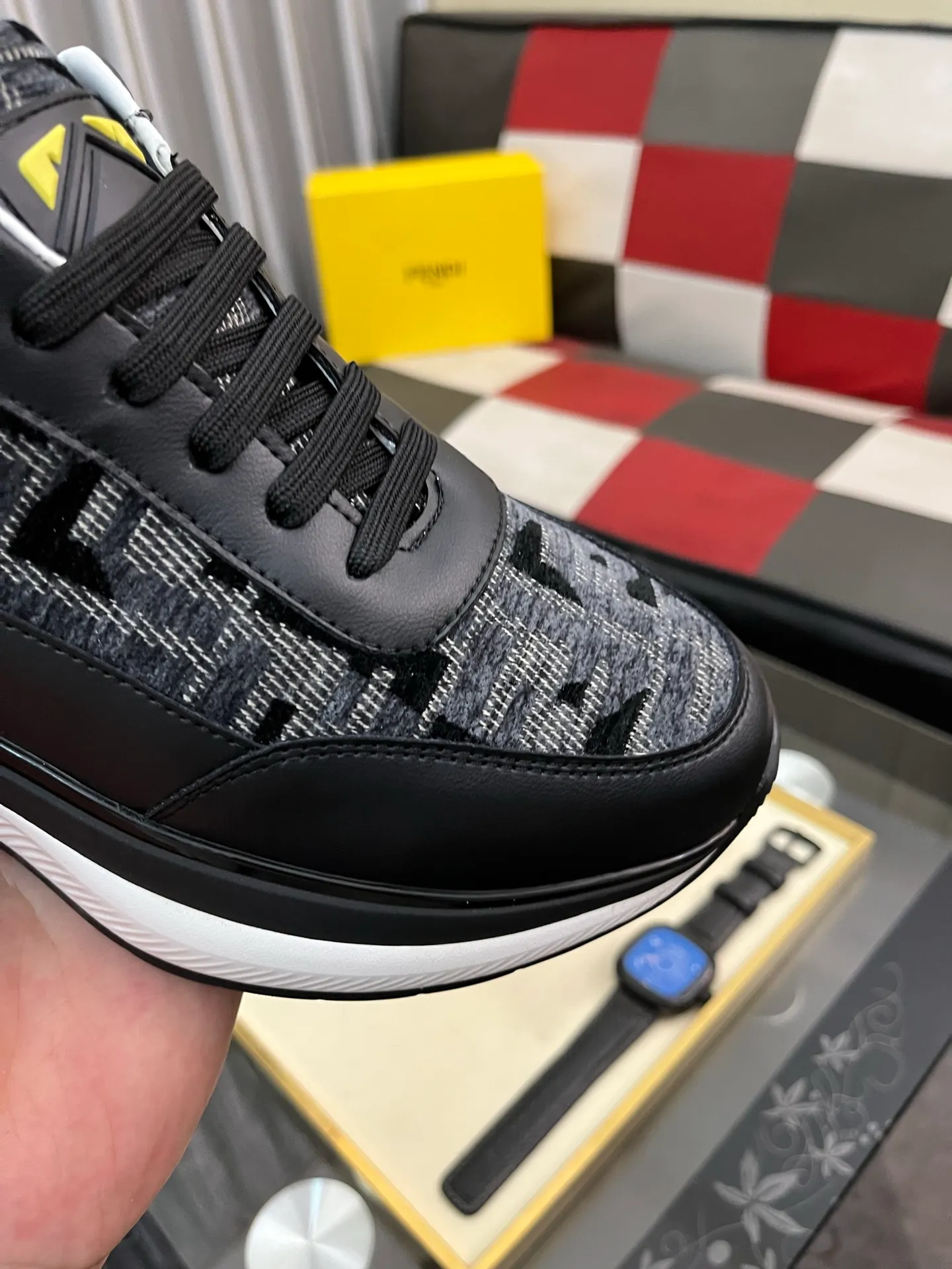 Men's Men's Shoes💰458⌚️⌚️[FENDI] Fendi's classic and comfortable men's, this complex sneaker is made of soft calfskin➕genuine leather lining➕original ultra-light rubber material with rough outsole. This unique light style is suitable for the casual and refined sensibility of this season. It is comfortable and natural on the feet. It is an everyday style for casual travel in autumn and winter! 38−444️⃣colors available